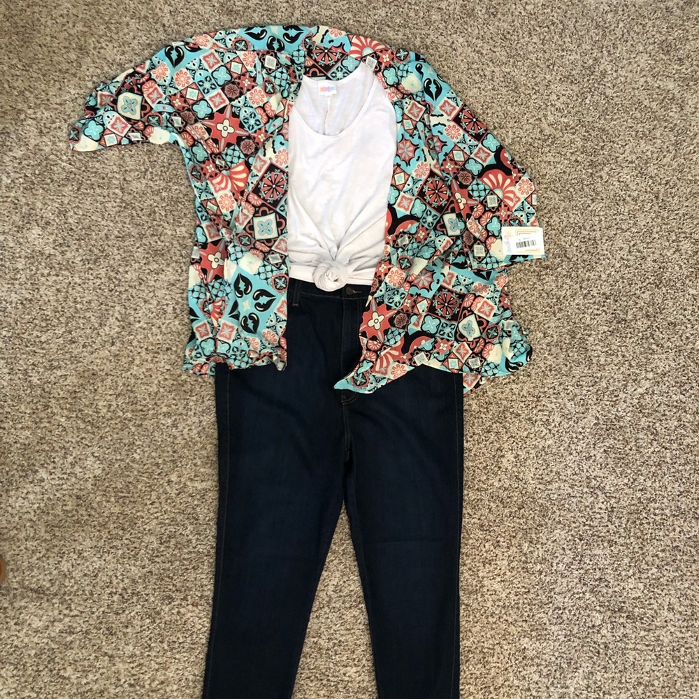 🌸NWT LLR Lindsay Kimono Patterned🌸
